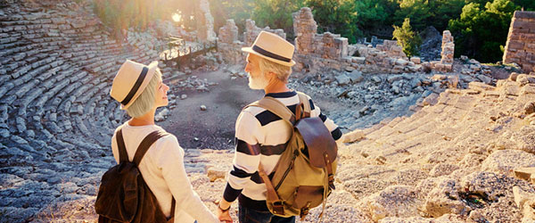 A travelling couple in Italy